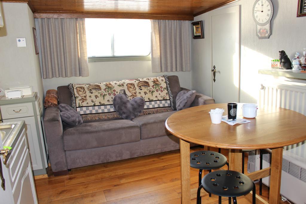 Spits-Lucie B&B Izegem Ruang foto